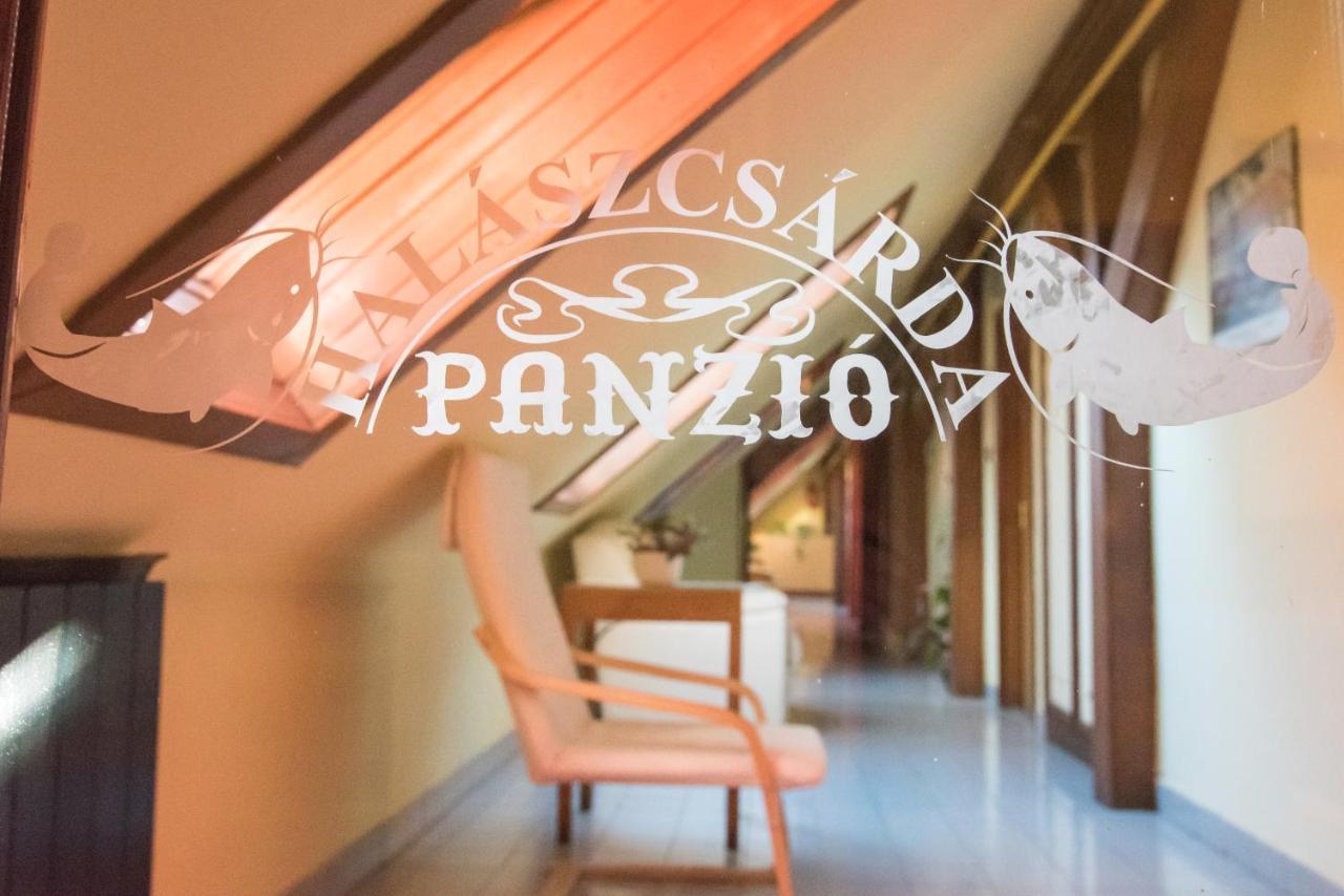 ホテルHalaszcsarda-Panzio Körmend エクステリア 写真